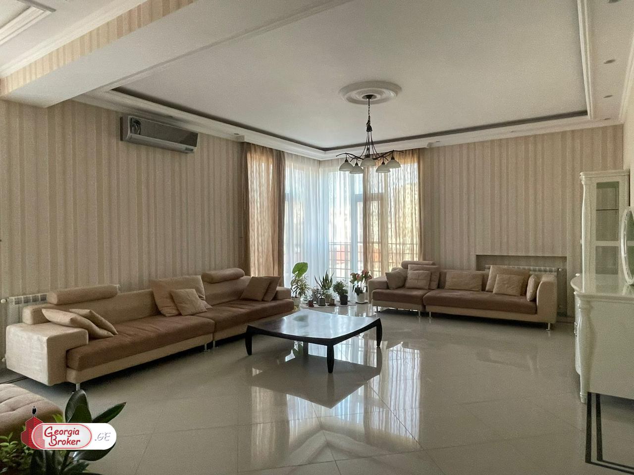 продается квартира с новым ремонтом 3-комнаты